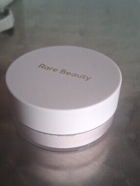 Rare Beauty Light Color Setting Powder